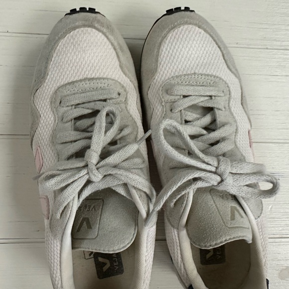 Veja Women's Sneakers in Cream and Pink - Picture 8 of 8